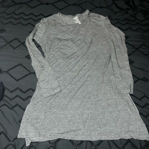 Gray long sleeve w/slits on the sides